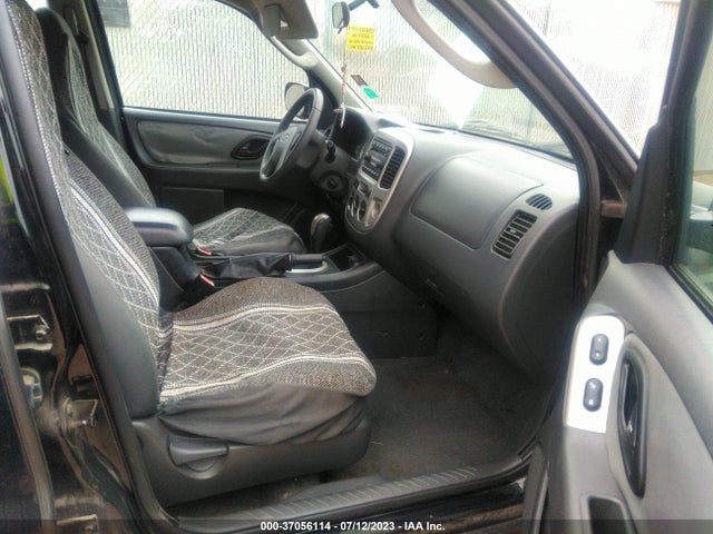 2005 FORD ESCAPE XLT VIN: 1FMYU03Z55KD52709
