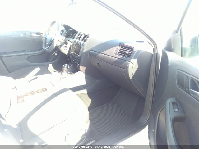 3VW267AJ5GM412510 Volkswagen Jetta Sedan 1.4t S