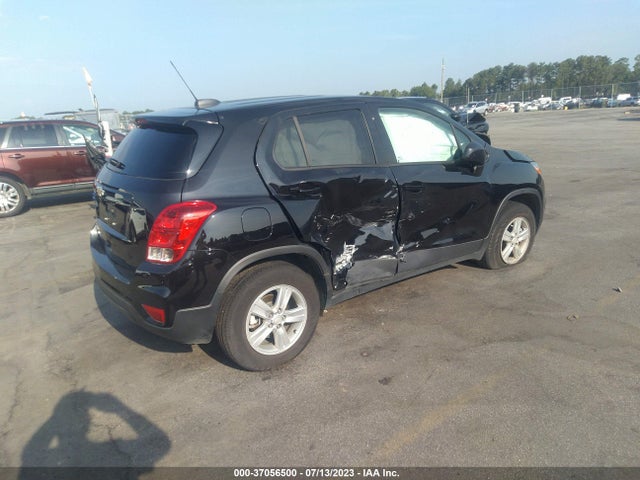 Chevrolet TRAX LS 2022 KL7CJNSM1NB538528 Image 4
