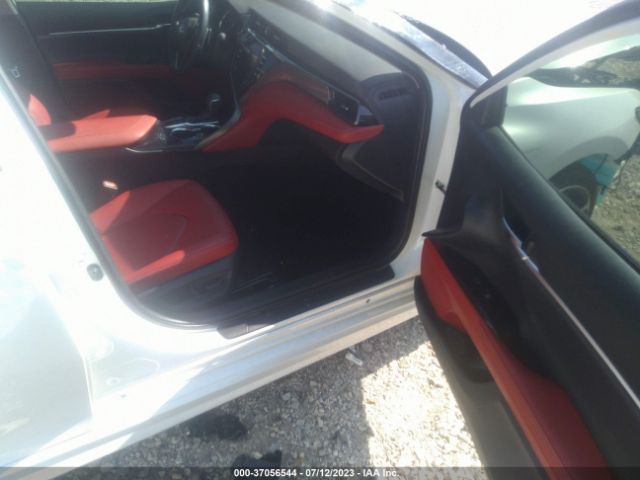 2019 TOYOTA CAMRY 4T1B61HK7KU182063 Photo 4