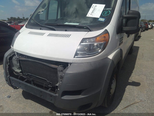 3C6TRVDG8JE104520 RAM Promaster Cargo Van