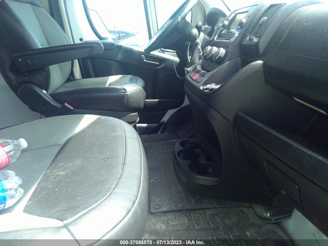 3C6TRVDG8JE104520 RAM Promaster Cargo Van