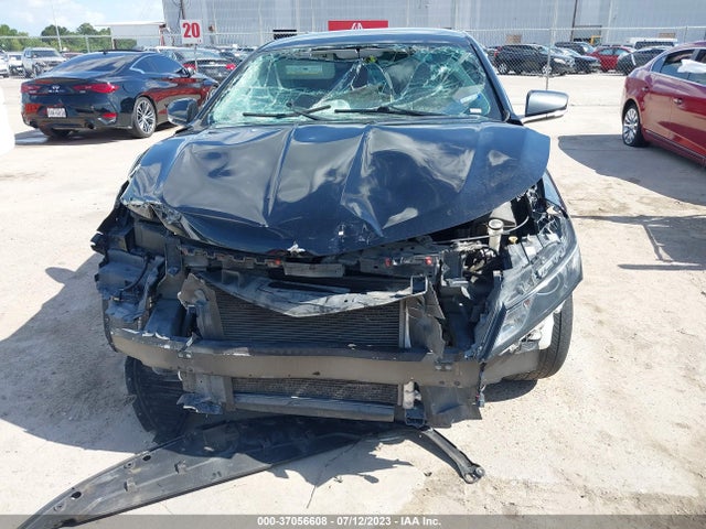 Chevrolet IMPALA LT 2018 2G1105S37J9137266 Image 13