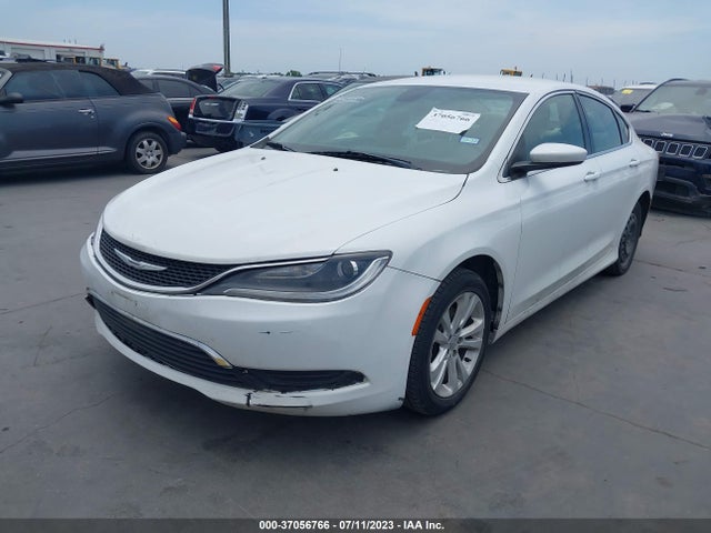Chrysler 200 Limited 2015 1C3CCCAB2FN633346 Image 2