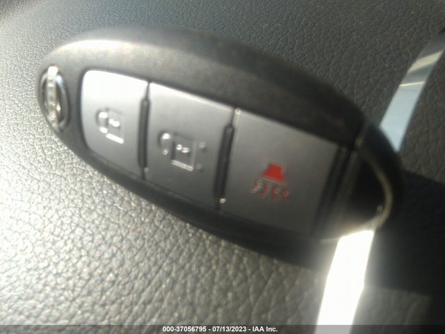 Nissan ROGUE SV 2014 5N1AT2MT5EC764908 Image 3