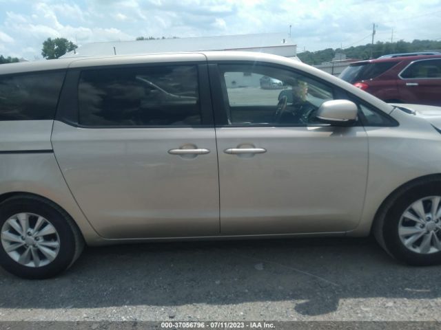 KNDMB5C14H6219291 KIA SEDONA LX