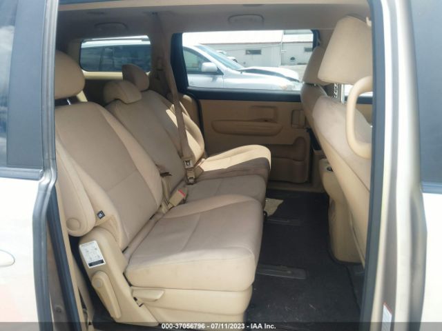 KNDMB5C14H6219291 KIA SEDONA LX
