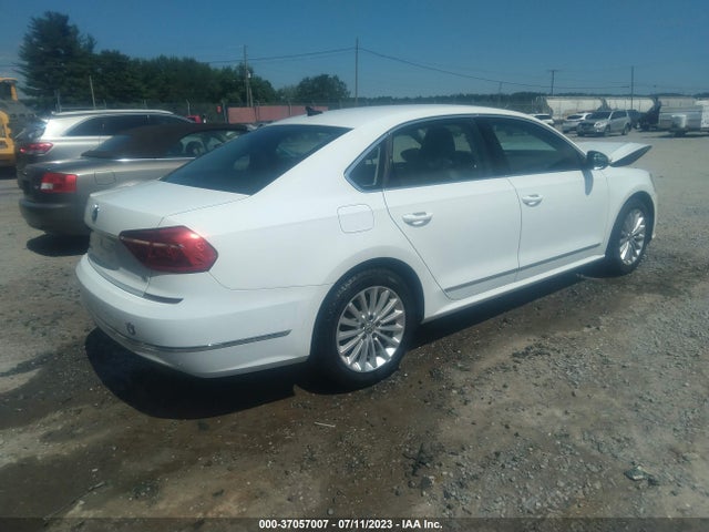 1VWBT7A36GC011348 Volkswagen Passat 1.8t Se