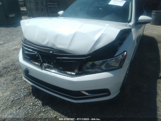 1VWBT7A36GC011348 Volkswagen Passat 1.8t Se