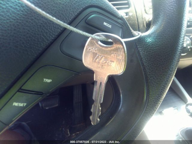 KNAFK4A62F5276137 KIA FORTE LX