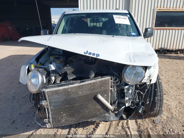 1C4NJPBB8FD361522 Jeep Patriot Sport