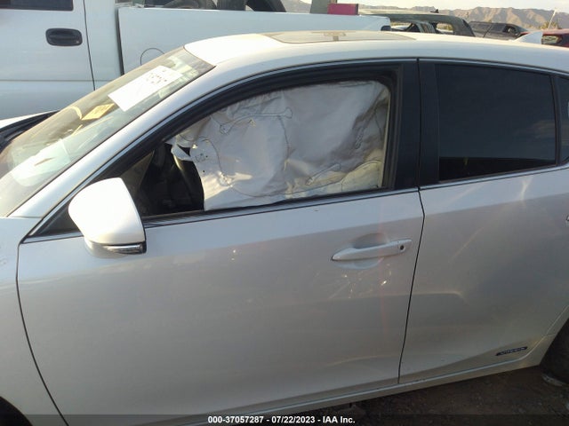 JTHKD5BH9E2209759 Lexus Ct 200h Hybrid