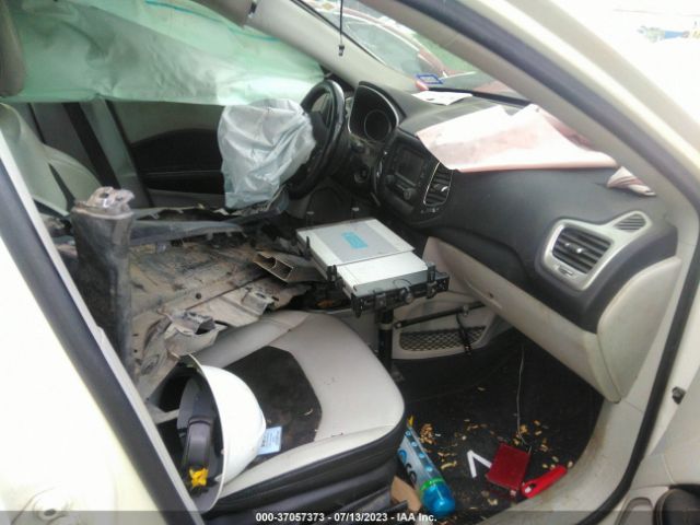 3C4NJCBB4JT460687 Jeep Compass Latitude