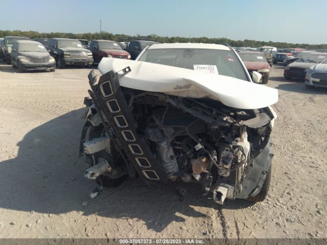 3C4NJCBB4JT460687 Jeep Compass Latitude