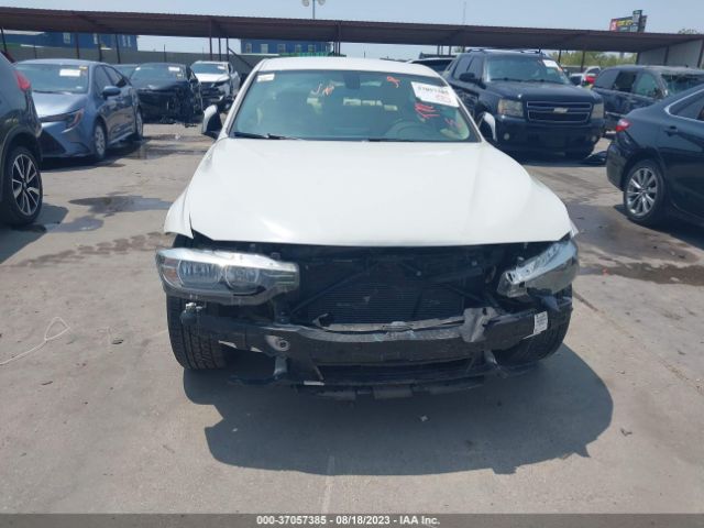 WBA8E1G50GNU11498 BMW 3 Series 320i