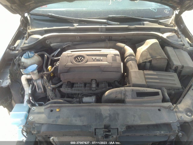 3VWD17AJ4EM409327 Volkswagen Jetta Sedan Se
