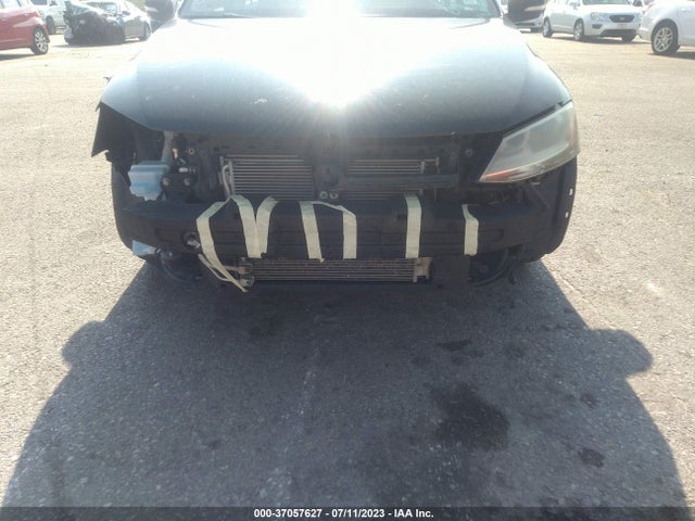 3VWD17AJ4EM409327 Volkswagen Jetta Sedan Se