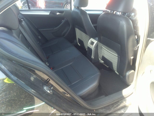 3VWD17AJ4EM409327 Volkswagen Jetta Sedan Se
