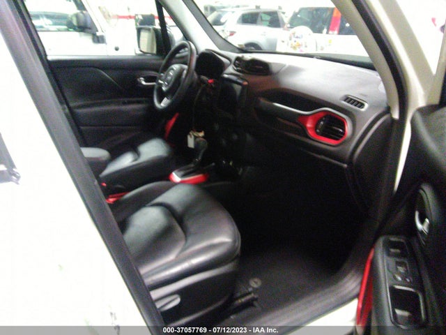 ZACCJBCB5JPH00532 Jeep Renegade Trailhawk