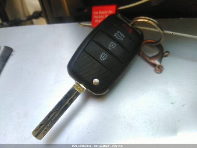 KNAGM4A79F5574806 KIA Optima Lx