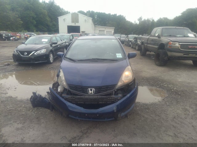 2013 HONDA FIT SPORT VIN: JHMGE8H54DC040907