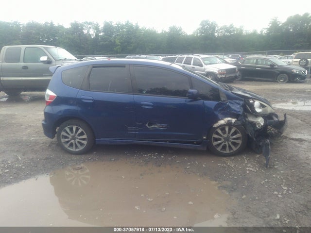 2013 HONDA FIT SPORT VIN: JHMGE8H54DC040907
