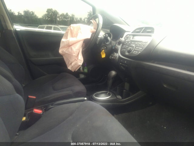 2013 HONDA FIT SPORT VIN: JHMGE8H54DC040907