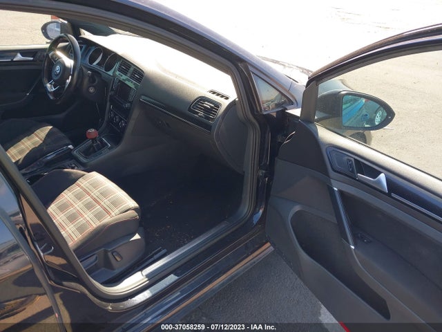 3VW5T7AU8FM004677 Volkswagen GOLF GTI S