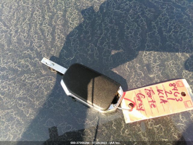 3KPF24AD4ME271752 KIA Forte Lxs
