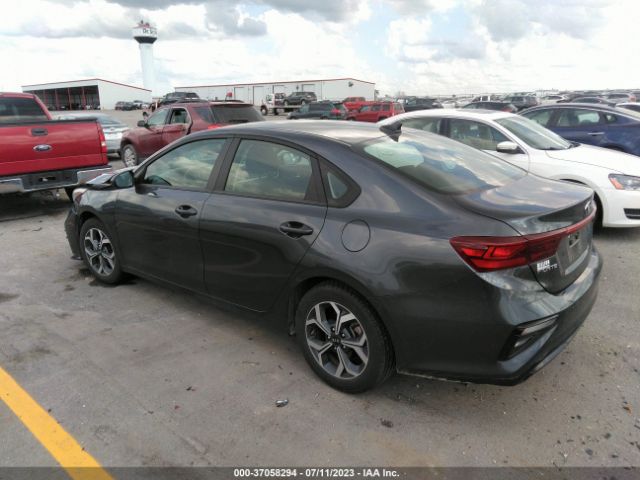 3KPF24AD4ME271752 KIA Forte Lxs