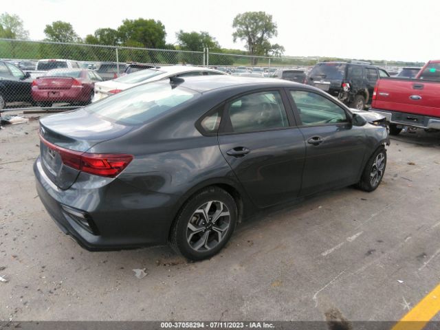 3KPF24AD4ME271752 KIA Forte Lxs
