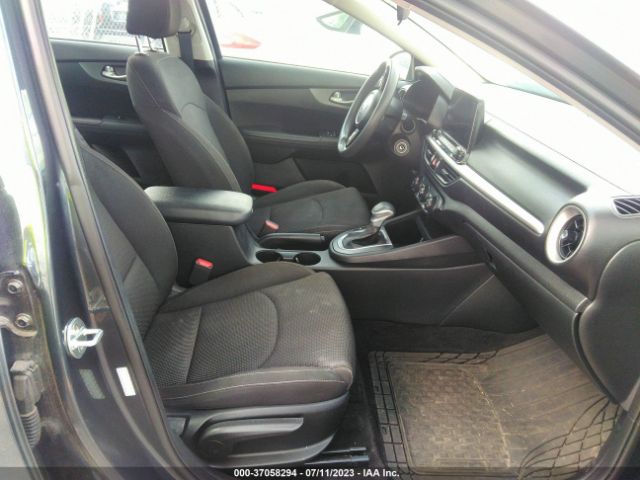 3KPF24AD4ME271752 KIA Forte Lxs