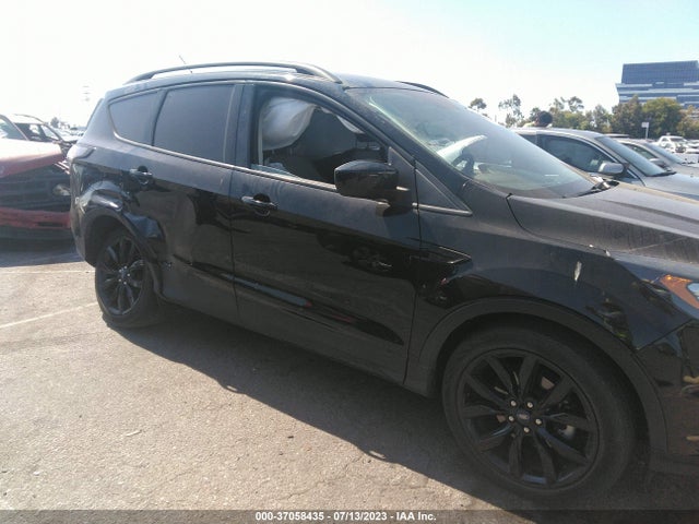 2018 FORD ESCAPE SE VIN: 1FMCU0GD7JUD21890