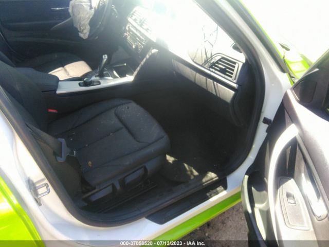 WBA8E1G58HNU15316 BMW 3 Series 320i