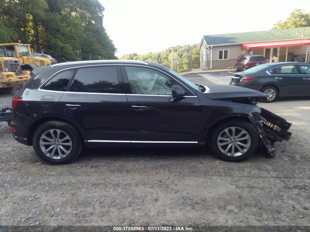 WA1LFAFP7FA029823 Audi Q5 Premium Plus