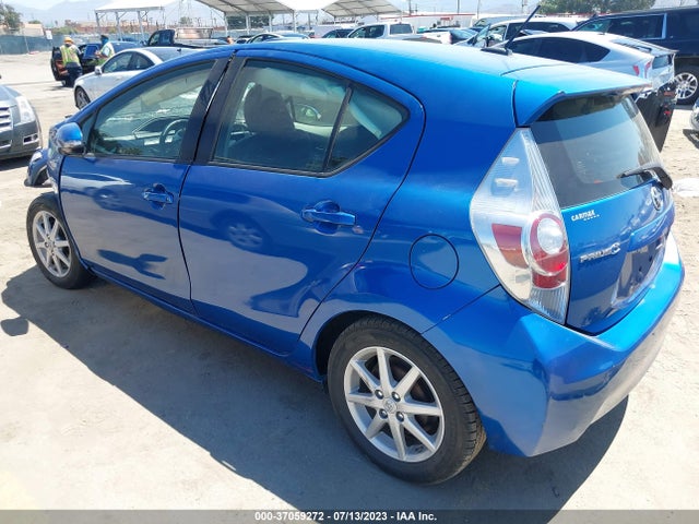 Toyota Prius C One/three/two/four 2014 JTDKDTB34E1077302 Image 3