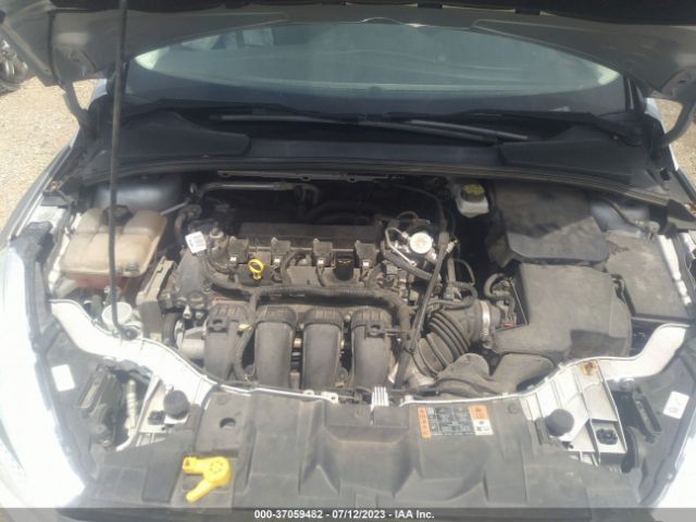 1FADP3F2XJL231596 Ford FOCUS SE
