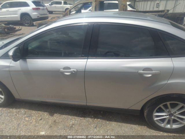 1FADP3F2XJL231596 Ford FOCUS SE