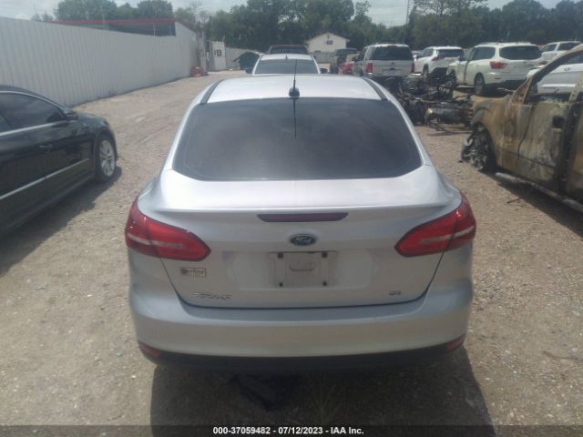 1FADP3F2XJL231596 Ford FOCUS SE