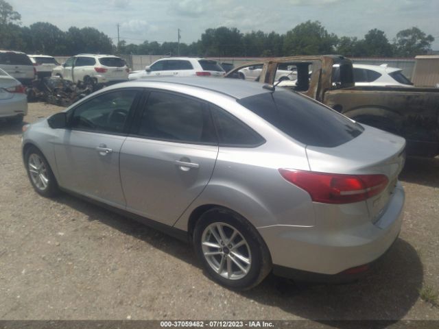 1FADP3F2XJL231596 Ford FOCUS SE
