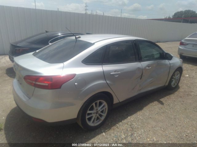1FADP3F2XJL231596 Ford FOCUS SE