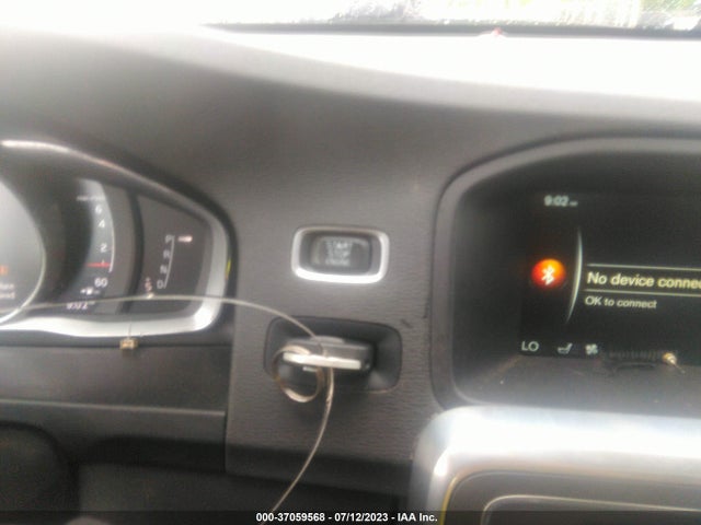 2017 Volvo V60, VIN: YV140MEKXH1331090