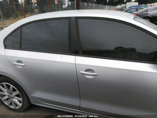 3VWD17AJ5FM206481 Volkswagen Jetta Sedan 1.8t Se