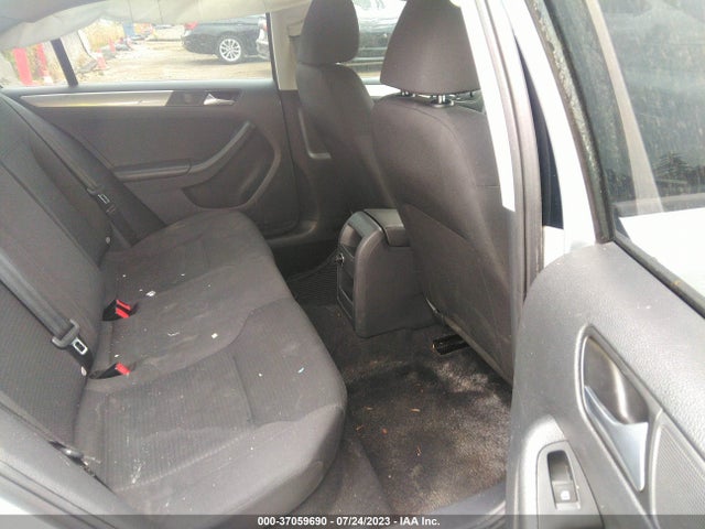 3VWD17AJ5FM206481 Volkswagen Jetta Sedan 1.8t Se