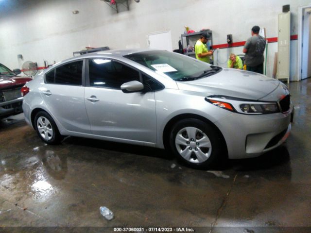 3KPFK4A74HE090425 KIA FORTE LX