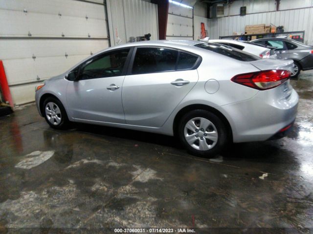 3KPFK4A74HE090425 KIA FORTE LX