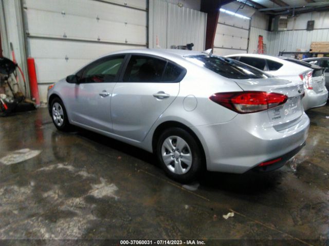3KPFK4A74HE090425 KIA FORTE LX