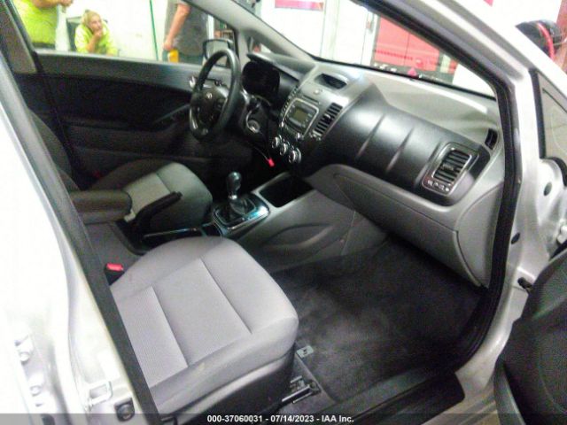 3KPFK4A74HE090425 KIA FORTE LX