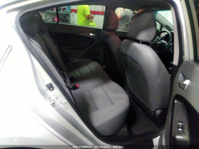 3KPFK4A74HE090425 KIA FORTE LX