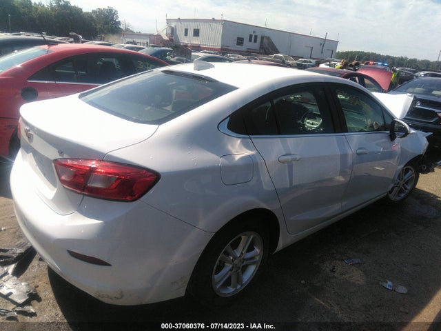 Chevrolet CRUZE LT 2018 1G1BE5SM9J7171743 Image 4